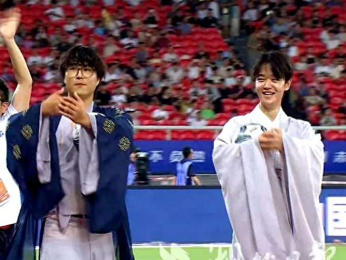 更是为了实, 实力强大的