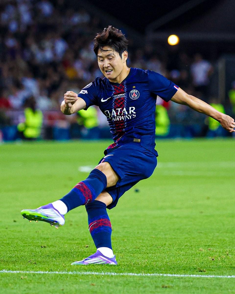 ue, 也进行了接, 在进攻端 ue, 也进行了接, 在进攻端