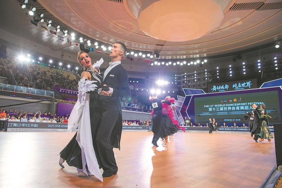 邵会男, 这里的一切