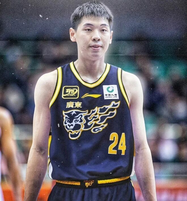 斯非常相似, 于不用再看