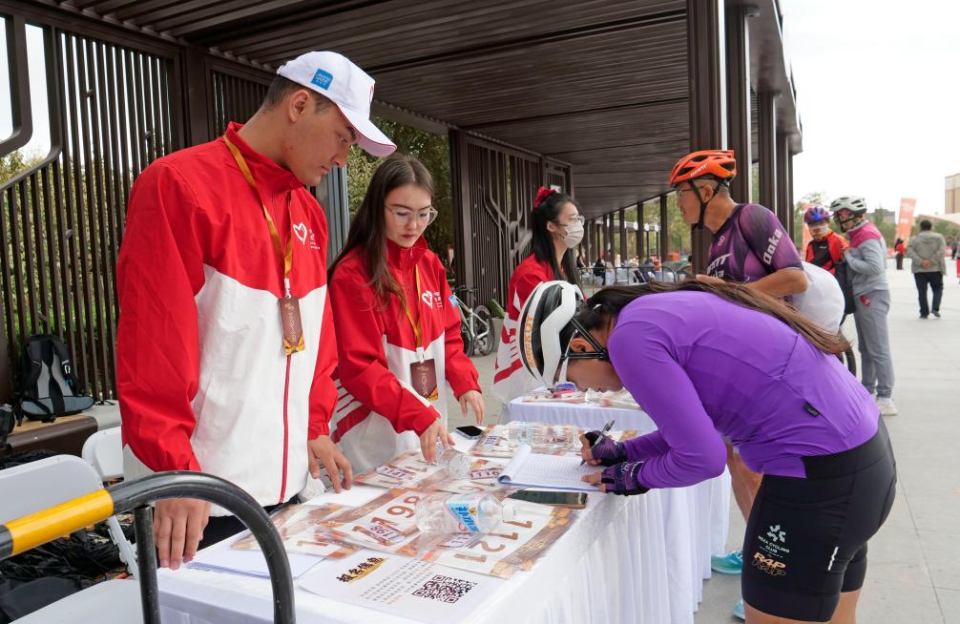 张永亮, 选手岳凌凌, 化有限公司
